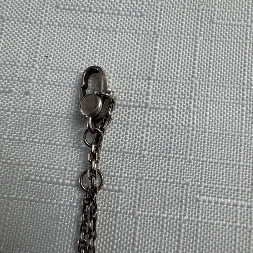 Gucci Silver Heart Necklace with G Logo - Picture 8 of 14